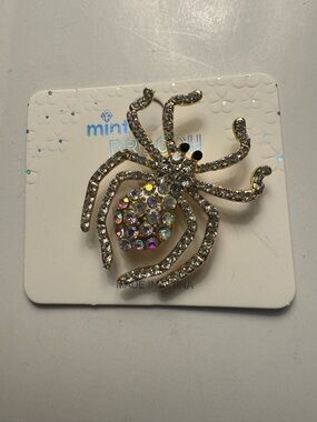 New MINT Spider brooch- iridescent/gold tone metal